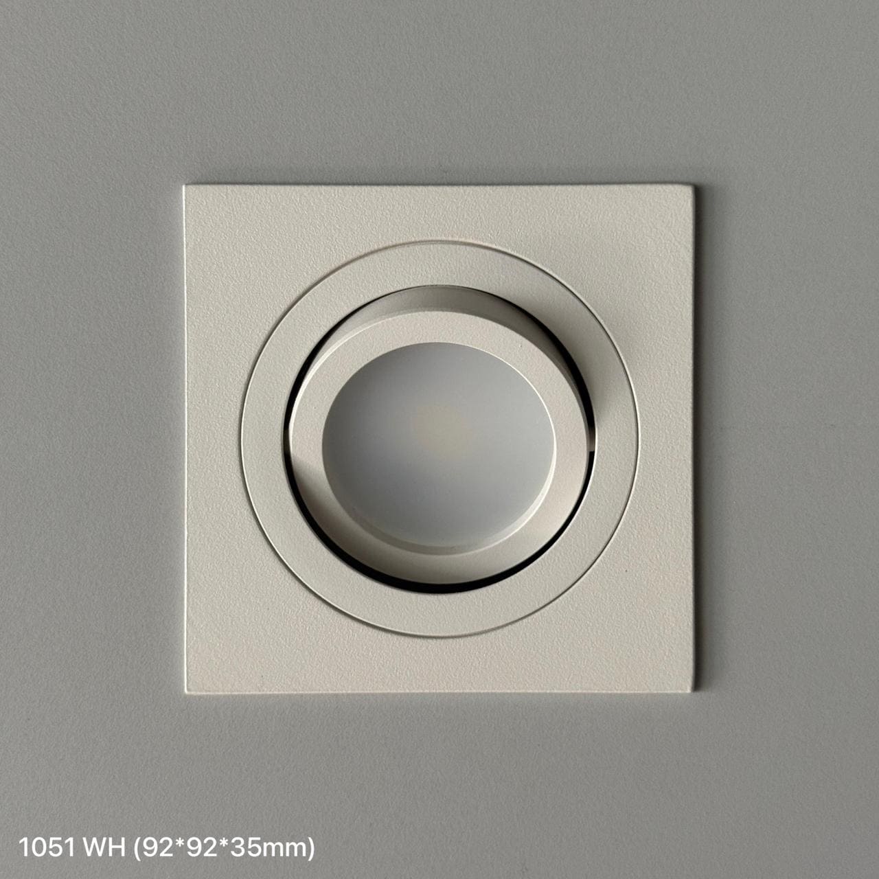 Споты 1051 WH (92*92*35mm)